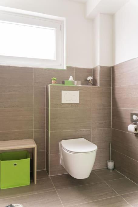 Ferienhaus Schoene Aussicht Ferienwohnung Gruen Hemfurth-Edersee Buitenkant foto