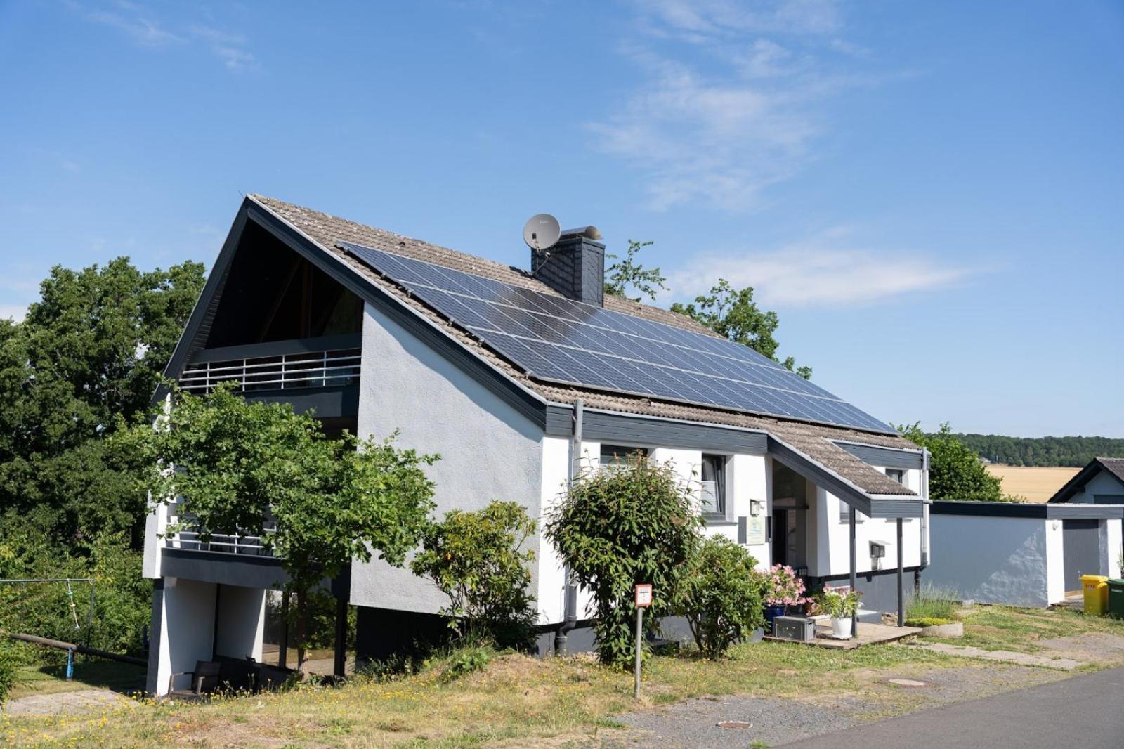 Ferienhaus Schoene Aussicht Ferienwohnung Gruen Hemfurth-Edersee Buitenkant foto